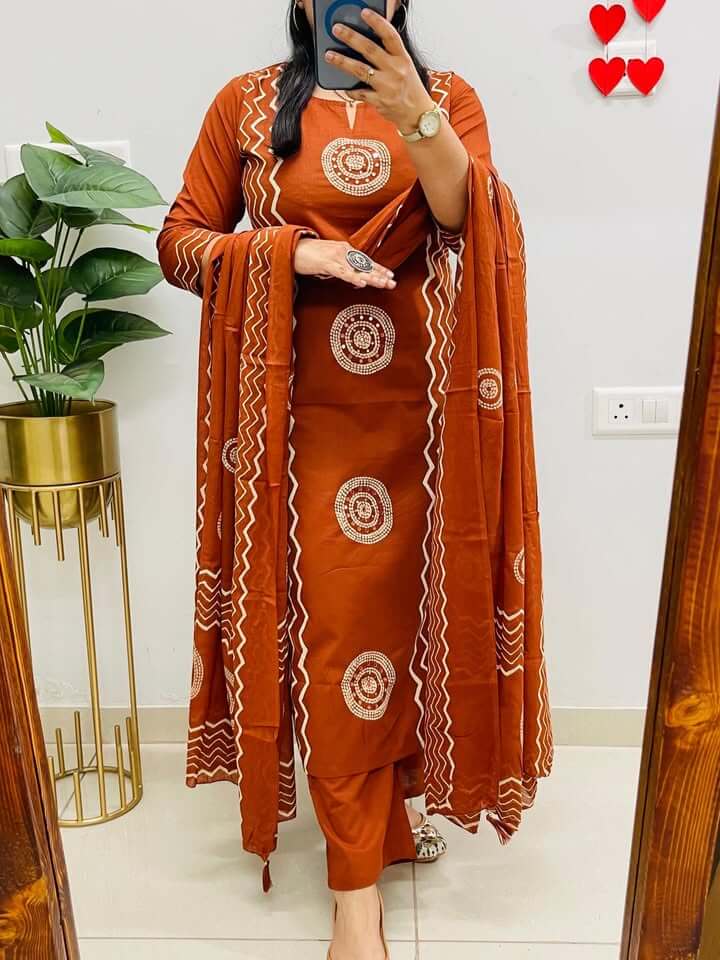 Level Amrita – Zareen Royale Premium Kurti
